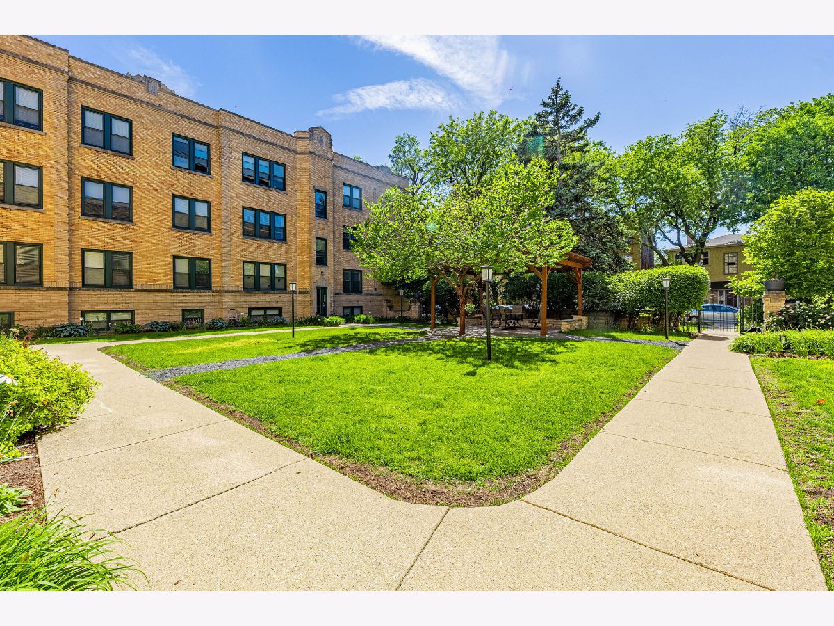  For Sale Chicago Illinois, 4035 Mozart Street