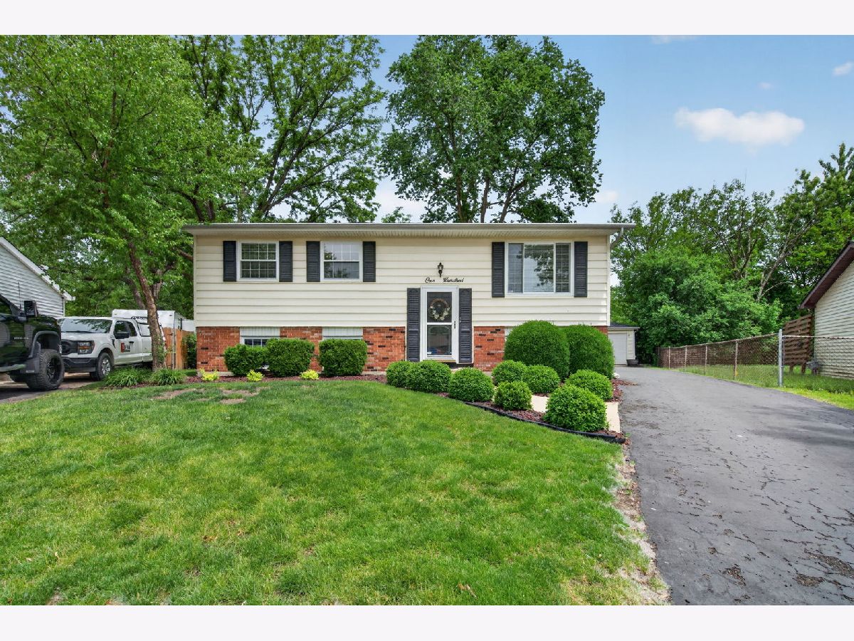  For Sale Bolingbrook Illinois, 100 Shady Lane