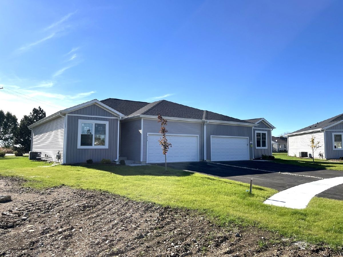  For Sale Harvard Illinois, 516 Cobblestone Circle
