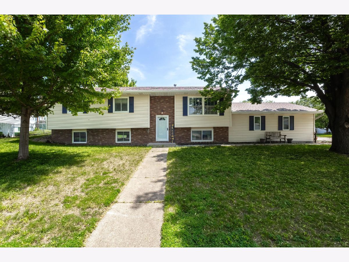  Sold Eldridge Iowa, 305 8th