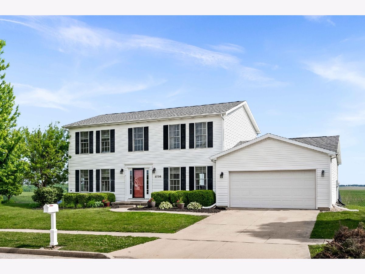 Homes For Sale Heartland Hills Bloomington Illinois, 2708 Southlawn Drive