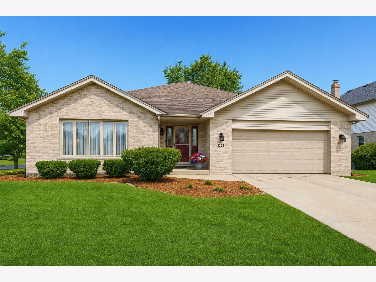 Townhomes & Homes For Sale Clover Ridge Estates Lockport Illinois, 1253 St. Charles Drive