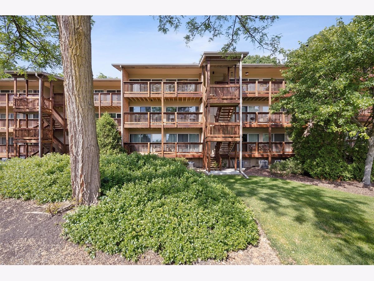 Condos & Townhomes For Sale Four Lakes Lisle Illinois, 5852 Forest View Road
