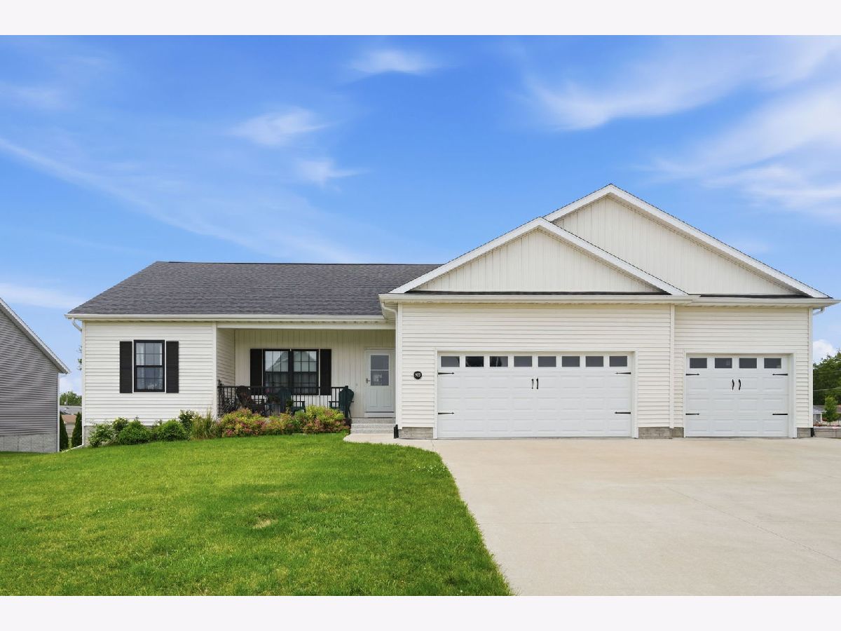  For Sale Rapids City Illinois, 909 14th Street