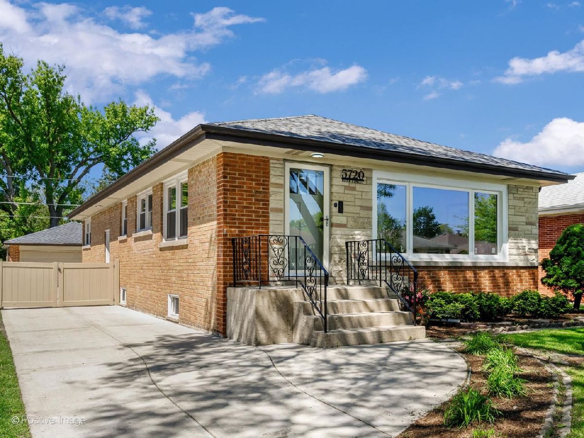  For Sale Morton Grove Illinois, 5720 Reba Street