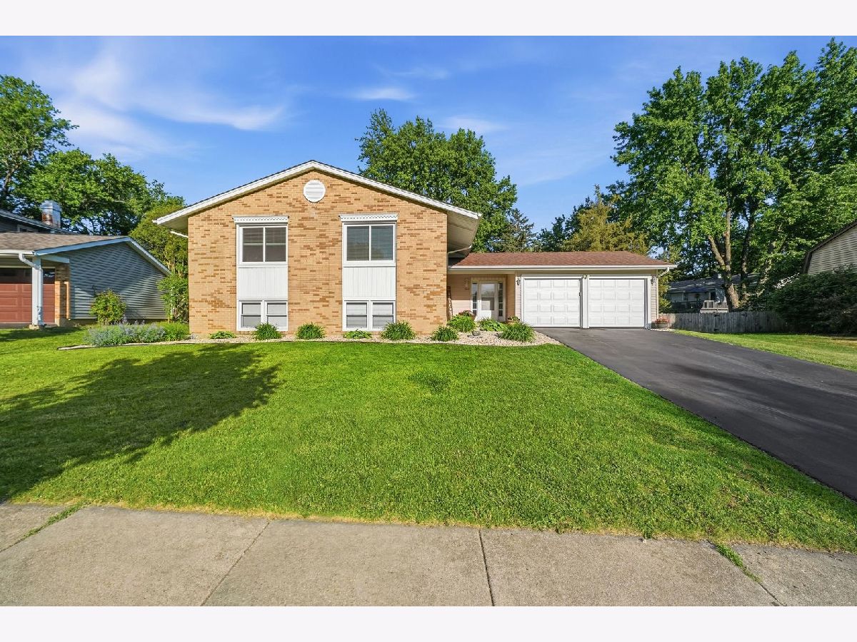  For Sale Bolingbrook Illinois, 602 Ashbury Avenue