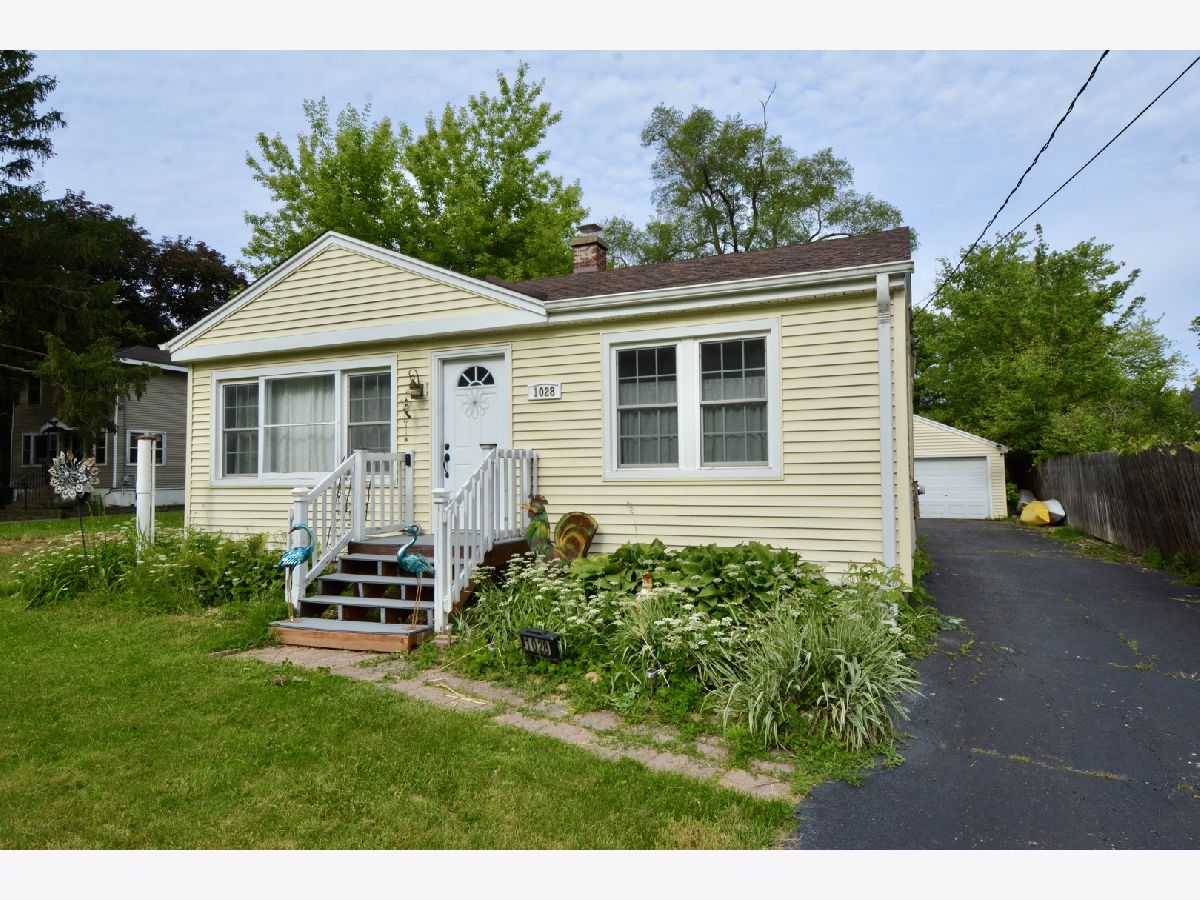  For Sale South Elgin Illinois, 1028 West Drive