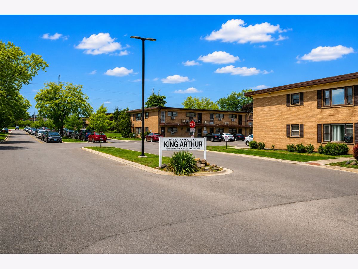  For Sale Northlake Illinois, 39 King Arthur Court