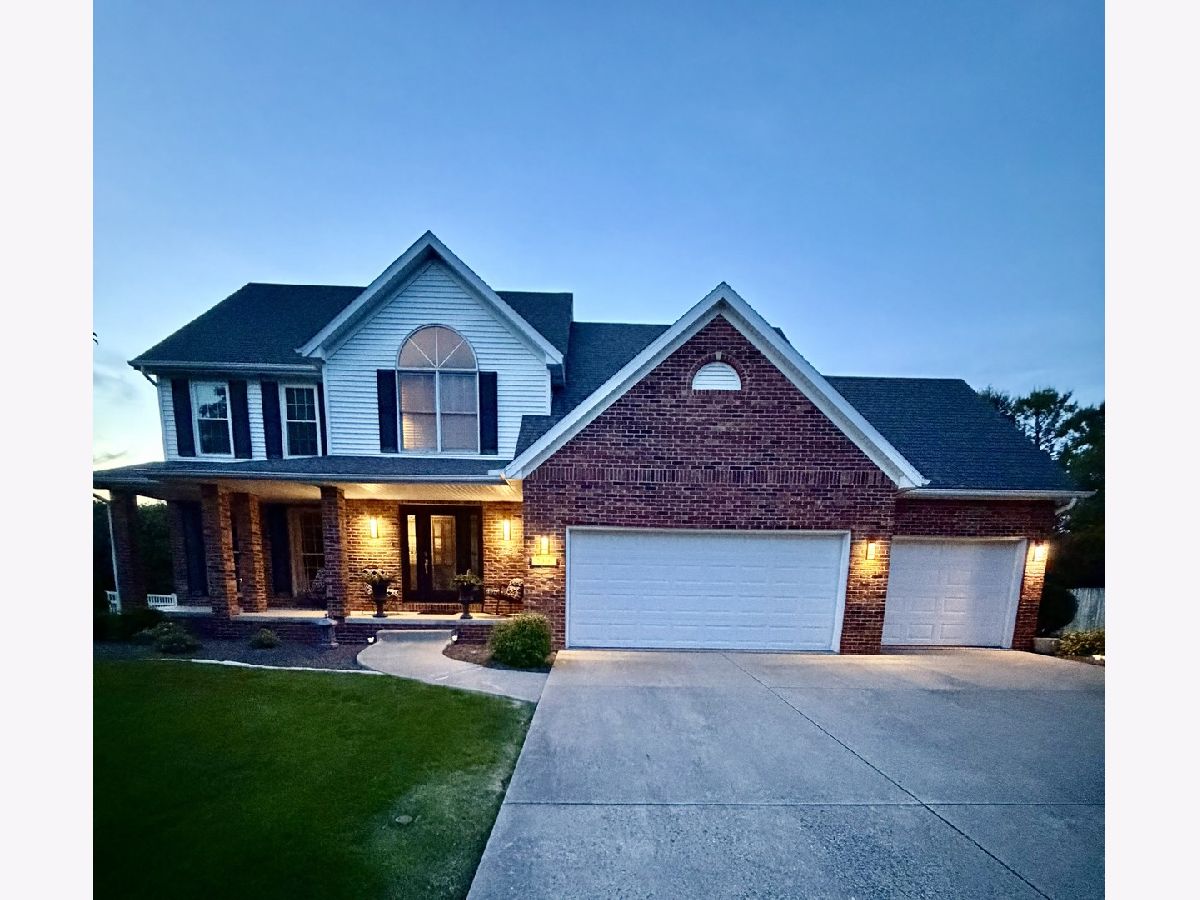Homes & Condos & Townhomes For Sale Garling Heights Bloomington Illinois, 2510 Garlington Lane