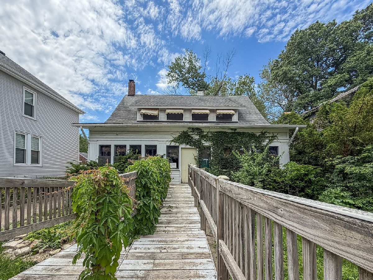  For Sale Decatur Illinois, 463 Monroe Street