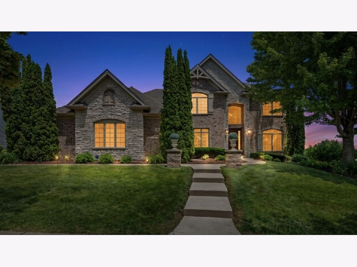 Homes For Sale Highland Woods Elgin Illinois, 3674 Broadleaf Avenue
