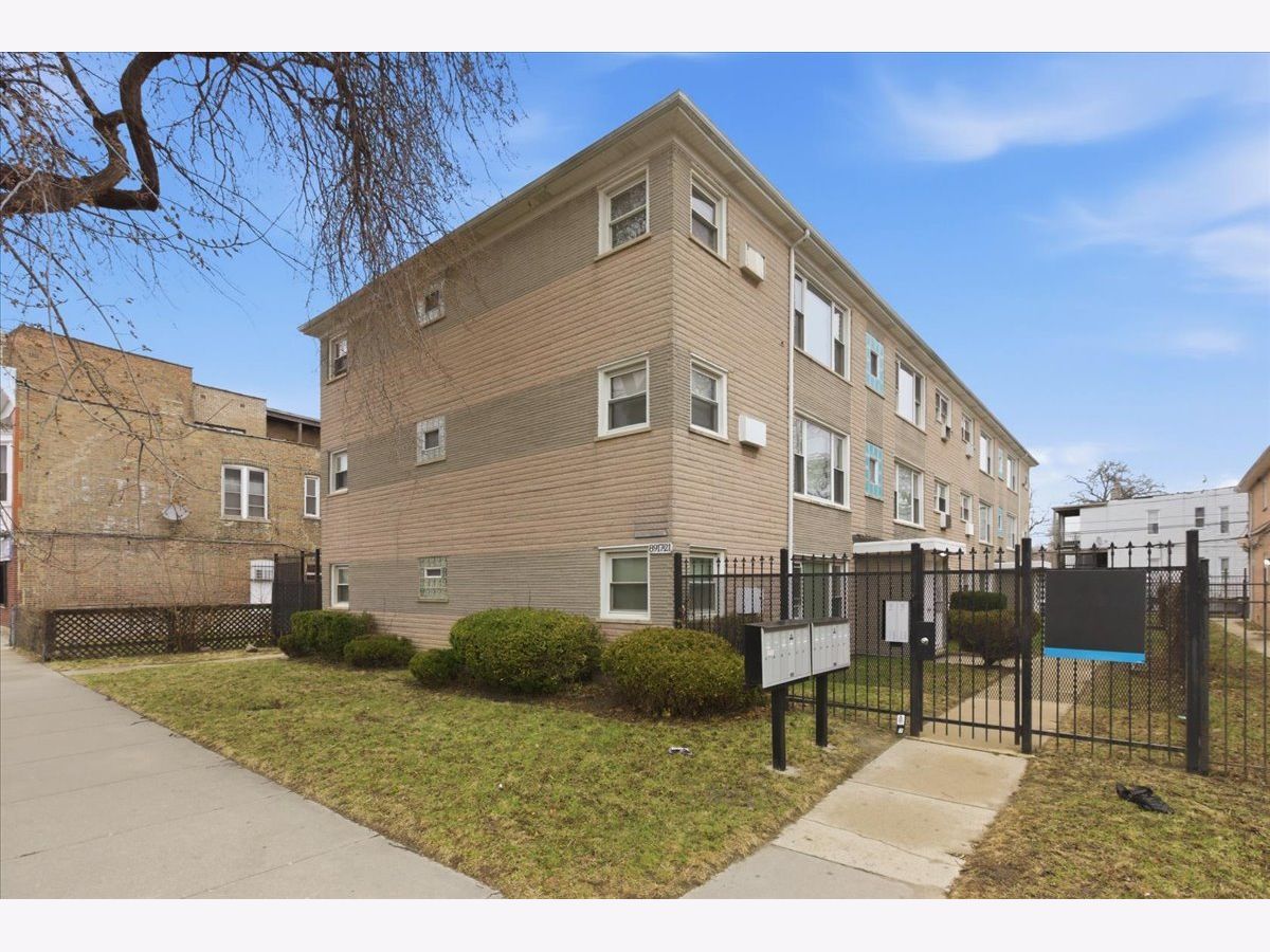  For Rent Chicago Illinois, 8917 Cottage Grove