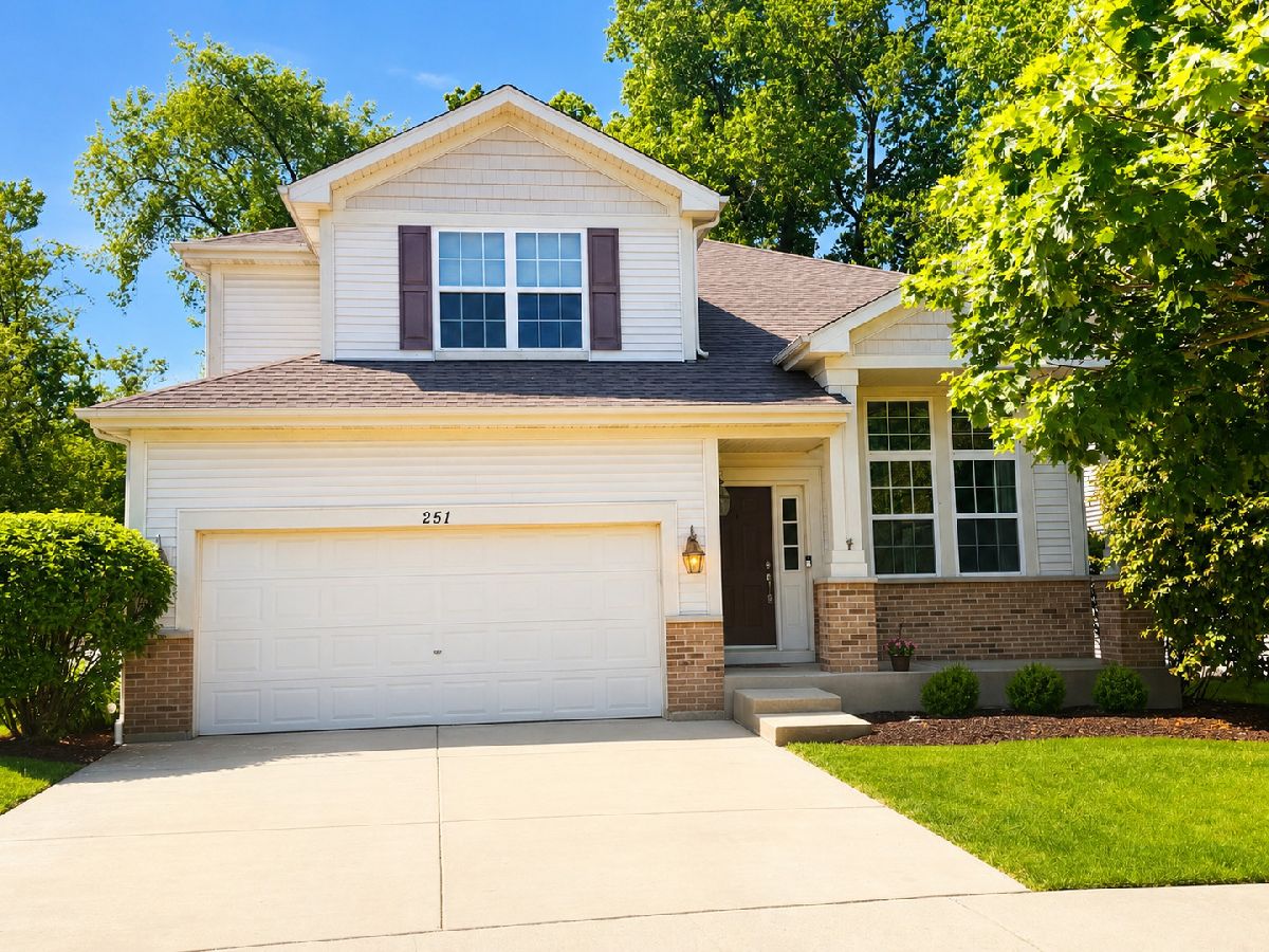 Townhomes & Condos & Homes For Sale Remington Pointe Volo Illinois, 251 Cornerstone Drive