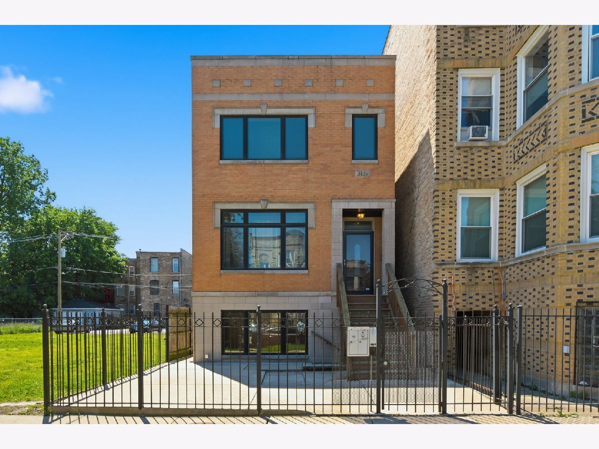  For Sale Chicago Illinois, 3139 Washington Boulevard