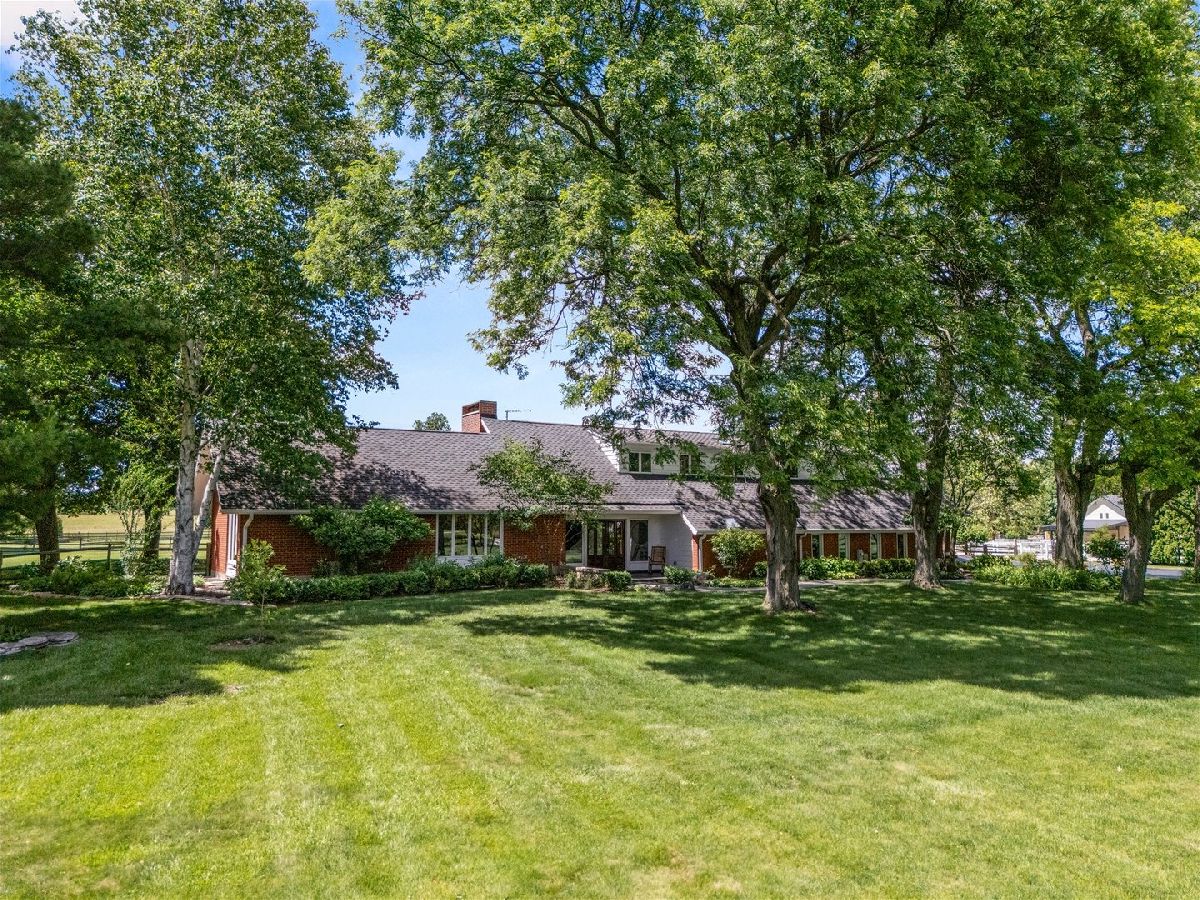 For Sale Wayne Illinois, 6N056 Surrey Road