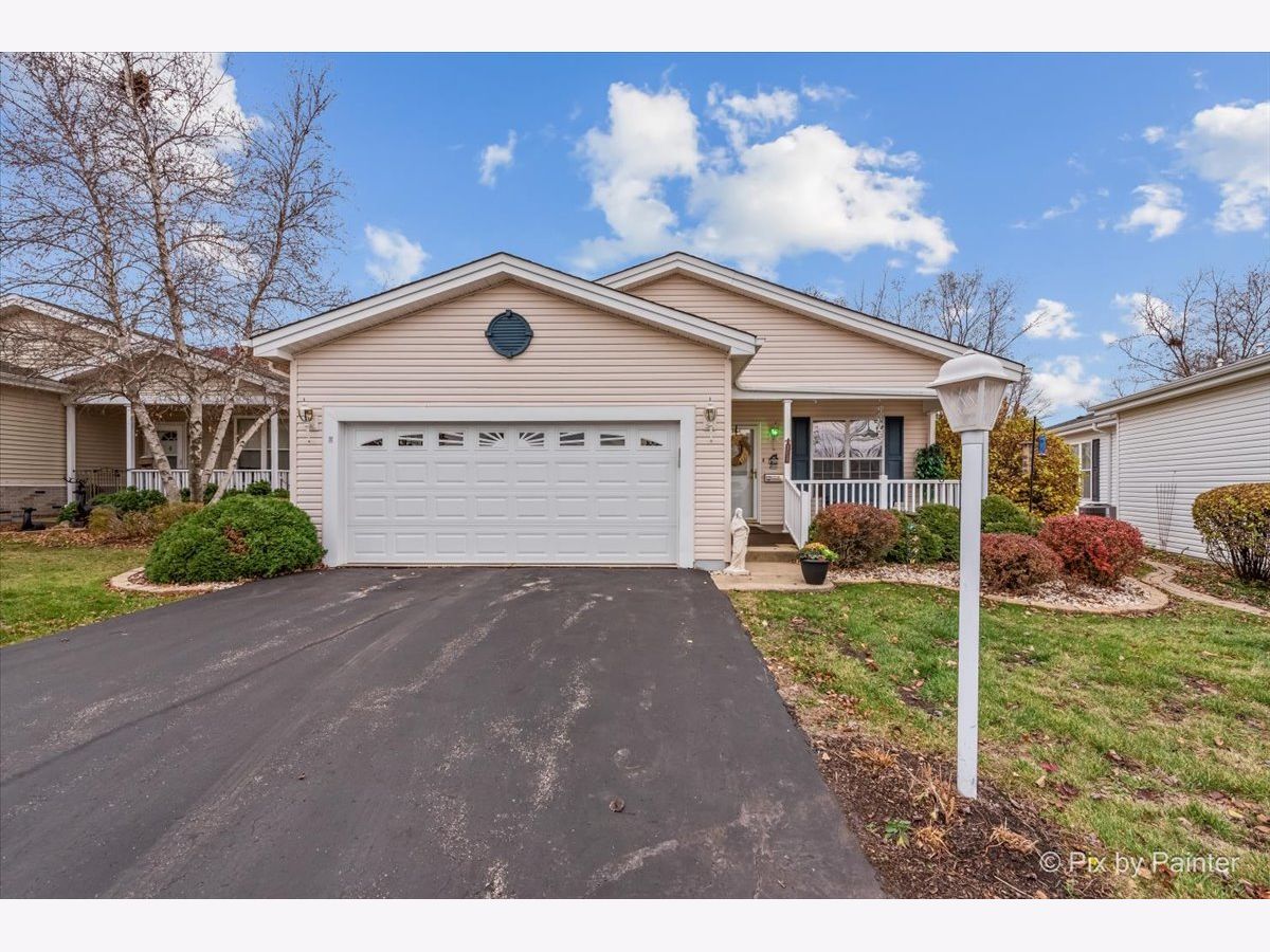 Homes & Condos & Townhomes For Sale Saddlebrook Farms Grayslake Illinois, 3221 Harness Lane