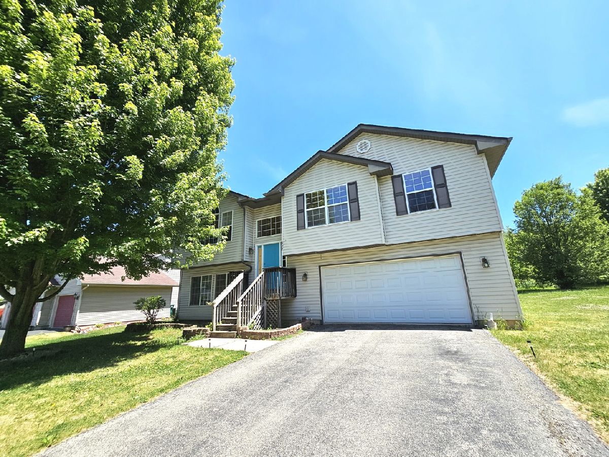  For Sale Poplar Grove Illinois, 407 Staffordshire Drive
