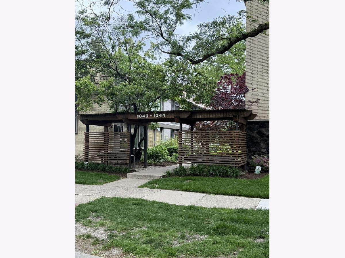  Rented Oak Park Illinois, 1044 Ontario