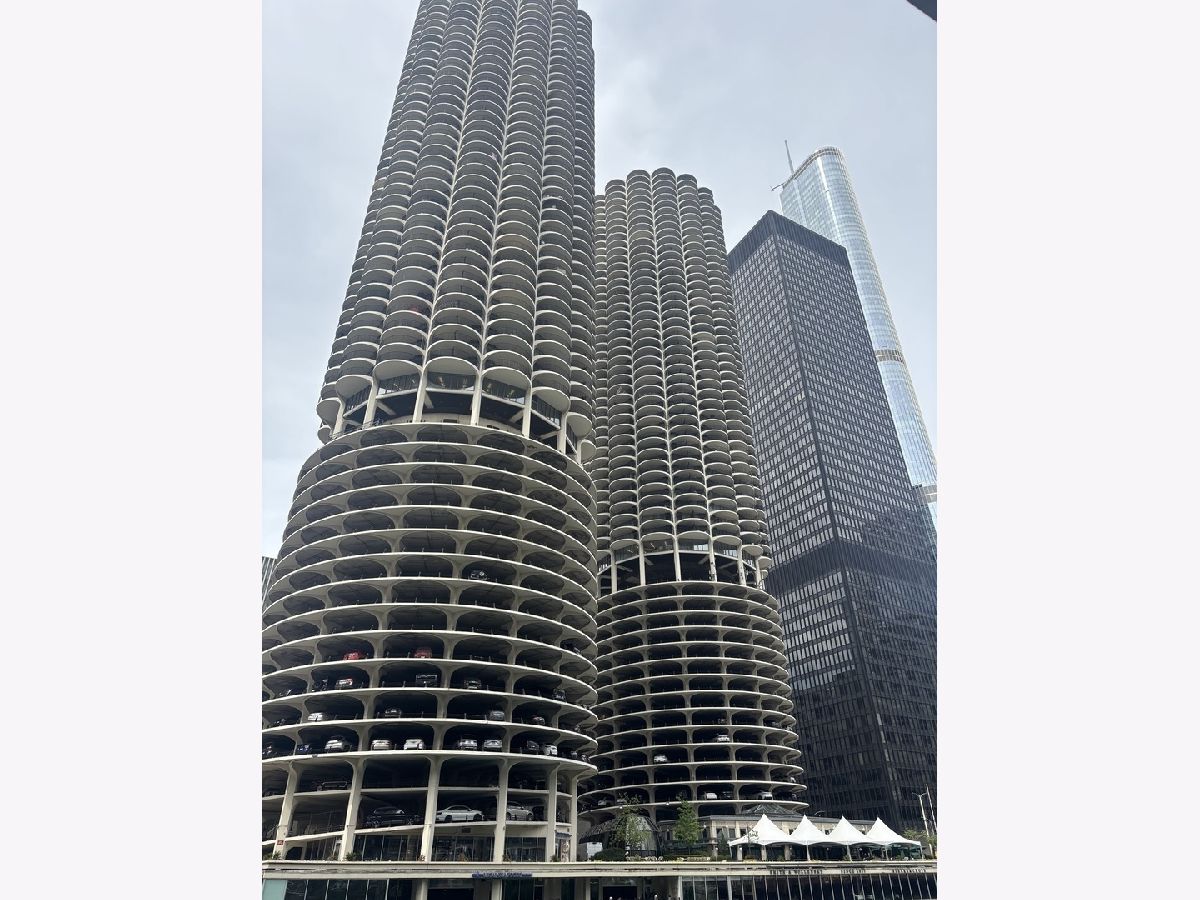 Condominiums Rented Marina Towers Chicago Illinois, 300 State