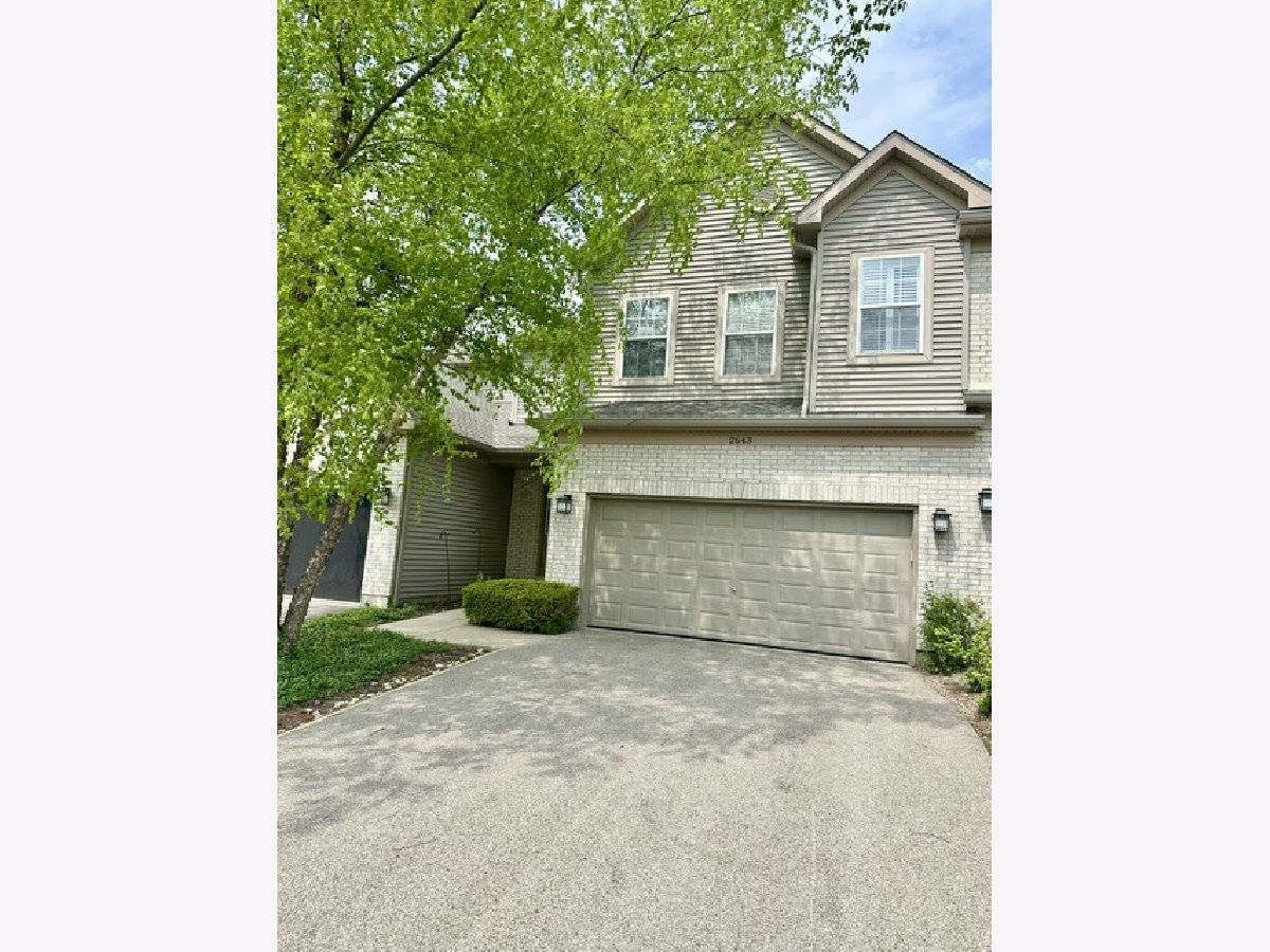 Townhomes & Condos For Sale Cobblestone Woods Crystal Lake Illinois, 2643 Granite Court