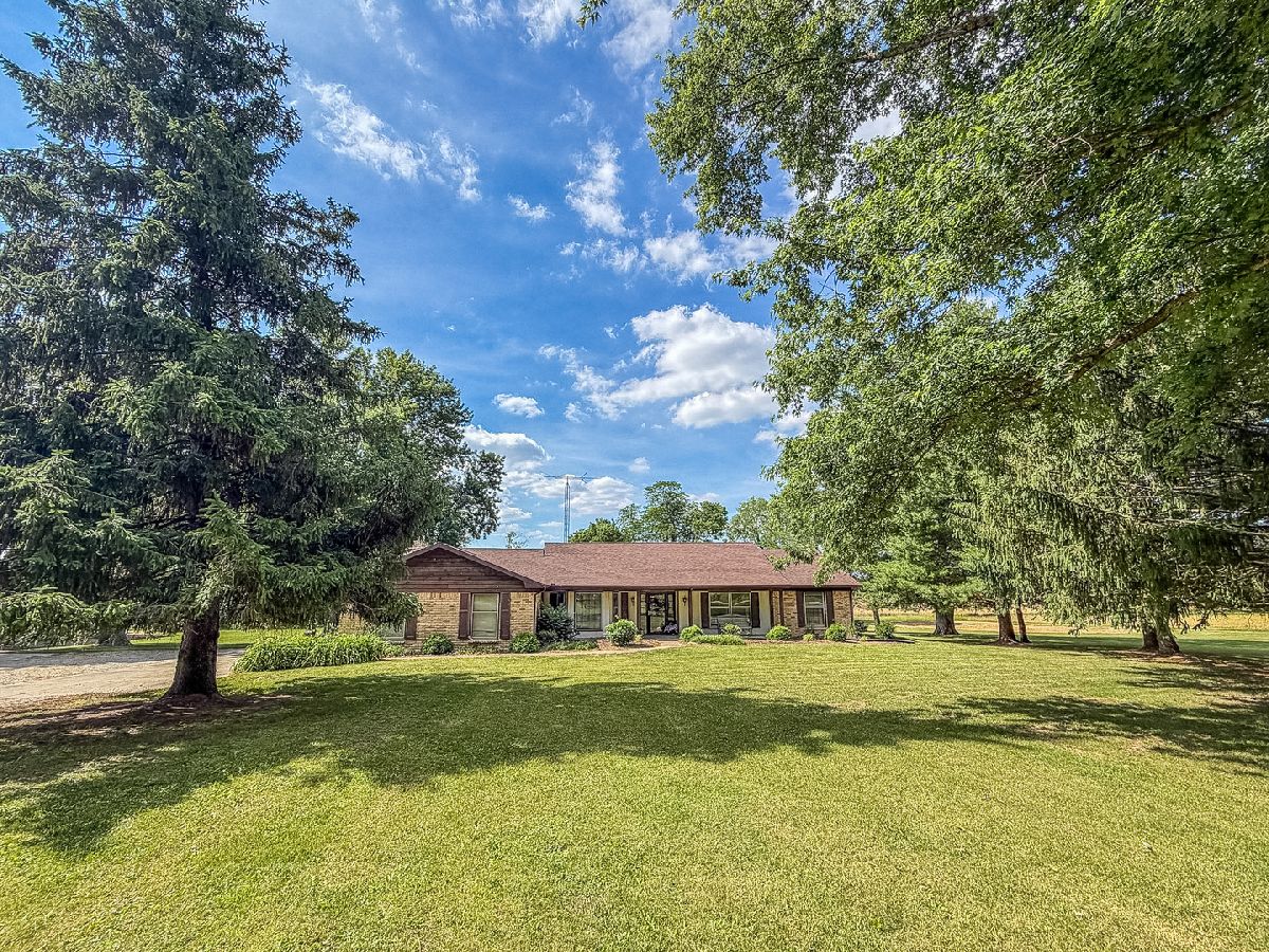  For Sale Oakwood Illinois, 9758 1980 North Road