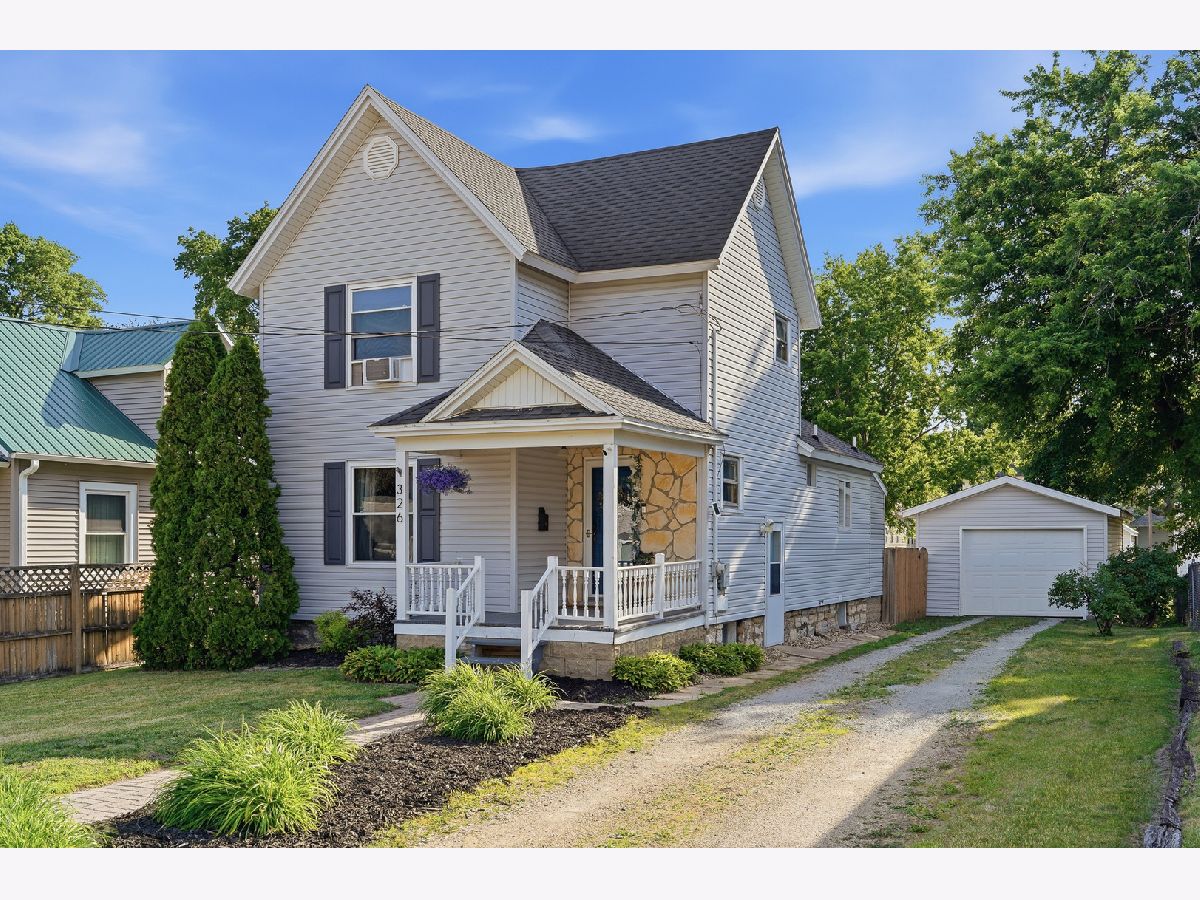  For Sale Dixon Illinois, 326 Logan Avenue