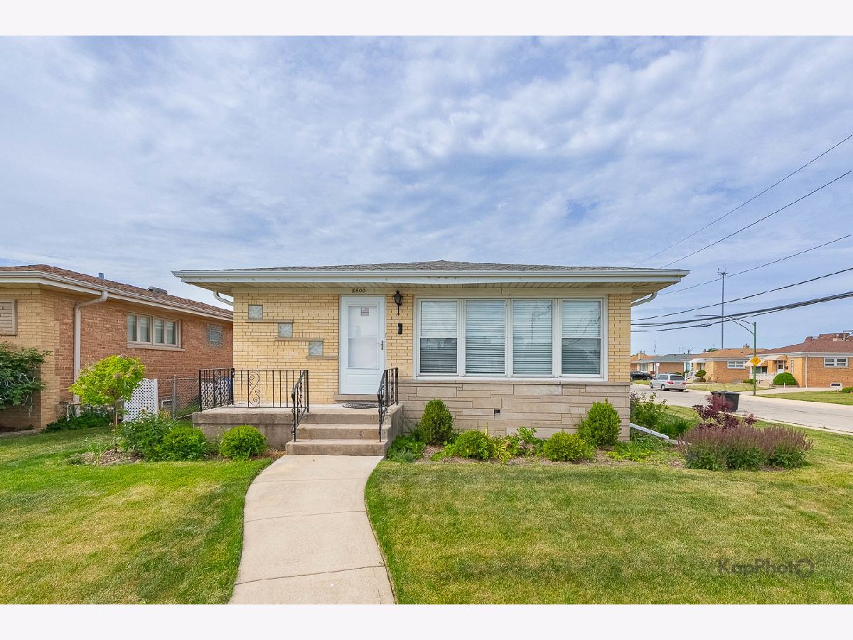  Rented Chicago Illinois, 8500 Carmen