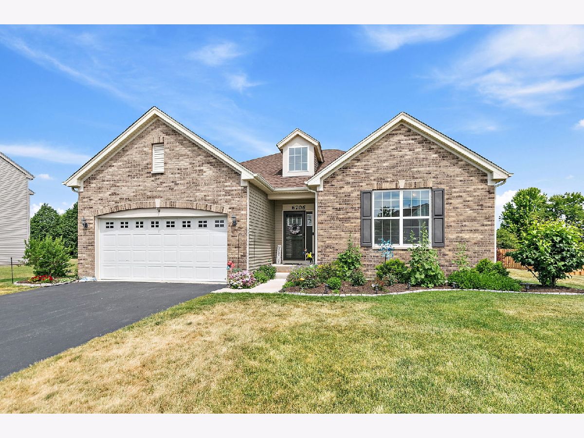 Homes & Townhomes & Condos For Sale Legend Lakes Mchenry Illinois, 6706 Killala Drive
