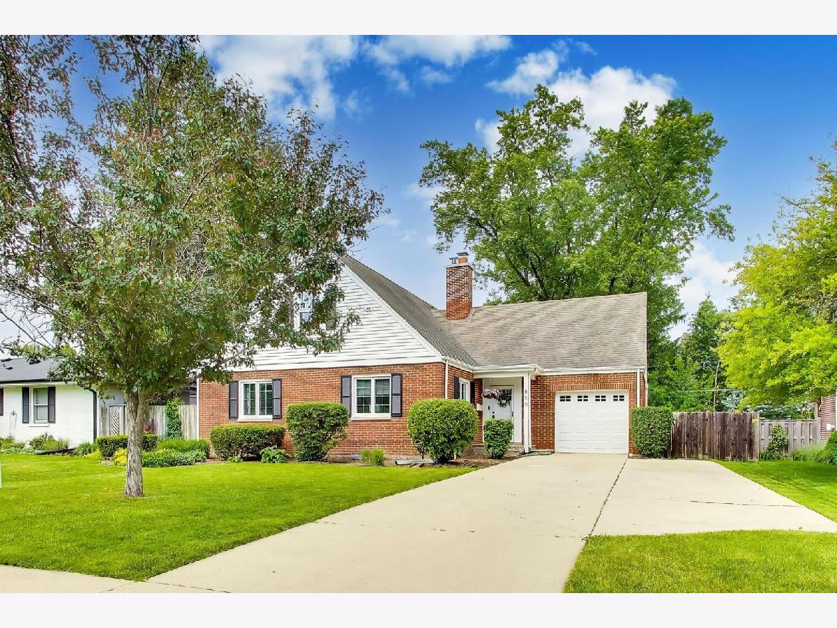 Homes For Sale Northeast Deerfield Deerfield Illinois, 850 Kenton Road