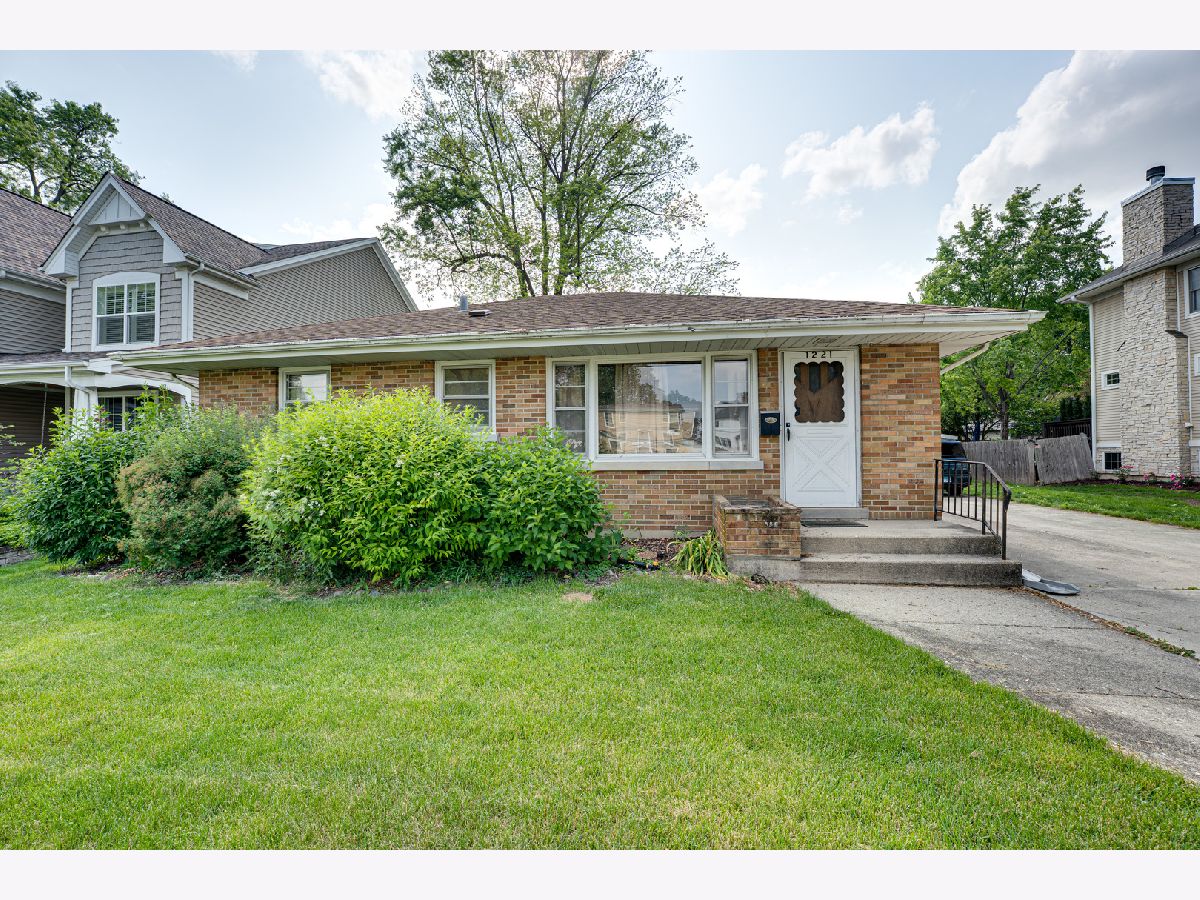  Rented Naperville Illinois, 1221 Webster
