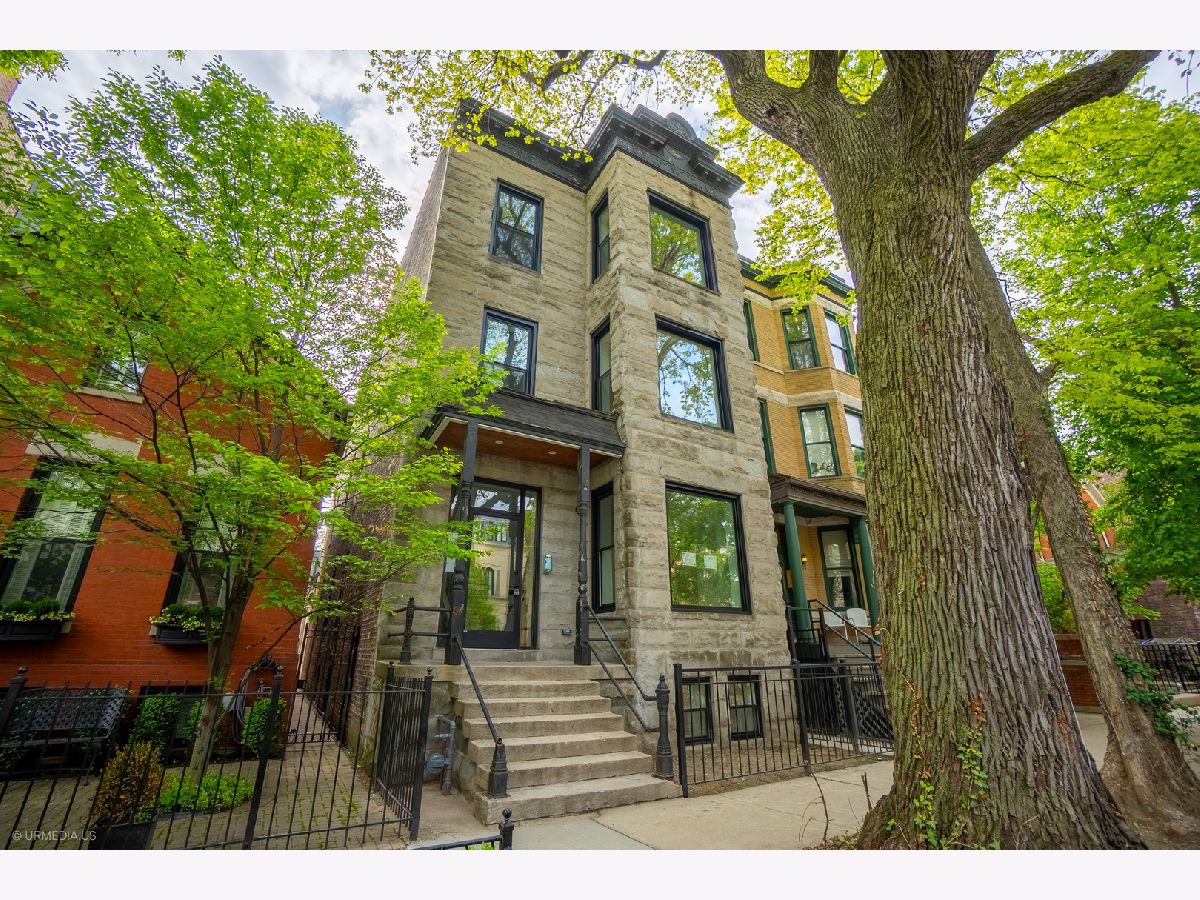  Rented Chicago Illinois, 2113 Kenmore