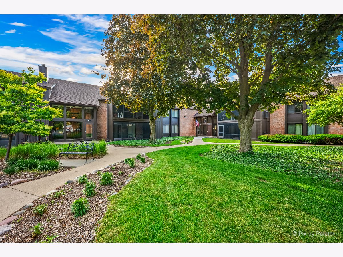  For Sale Crystal Lake Illinois, 710 Saint Andrews Lane