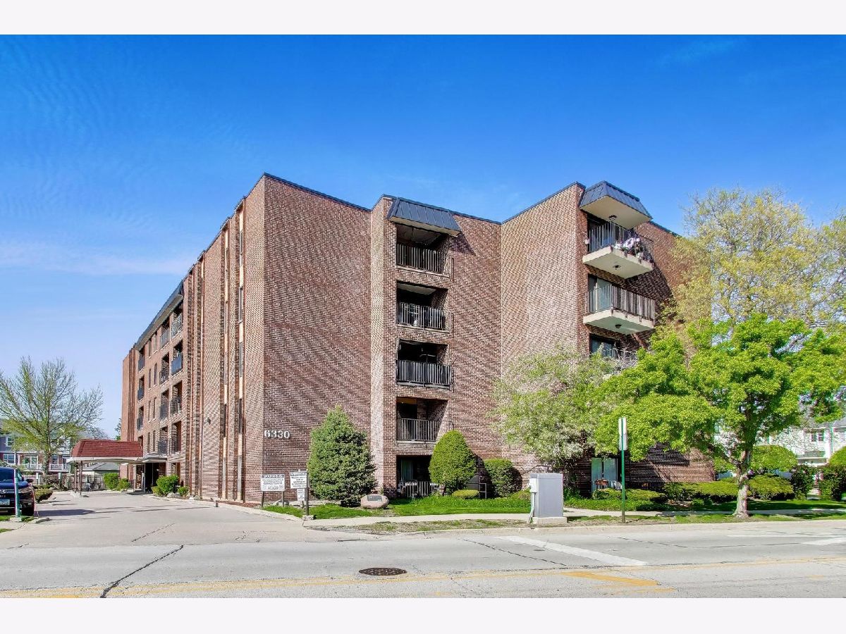  For Sale Morton Grove Illinois, 6330 Lincoln Avenue