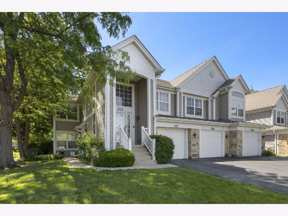  For Sale Carol Stream Illinois, 172 Concord Lane