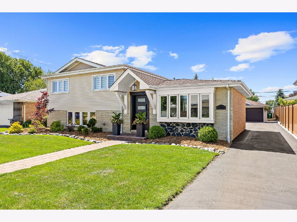  For Sale Bridgeview Illinois, 7917 81st Street