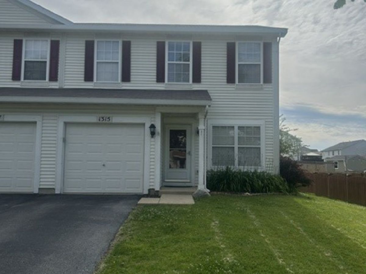 Homes & Townhomes For Sale Lakewood Trails Minooka Illinois, 1315 Burns Lane