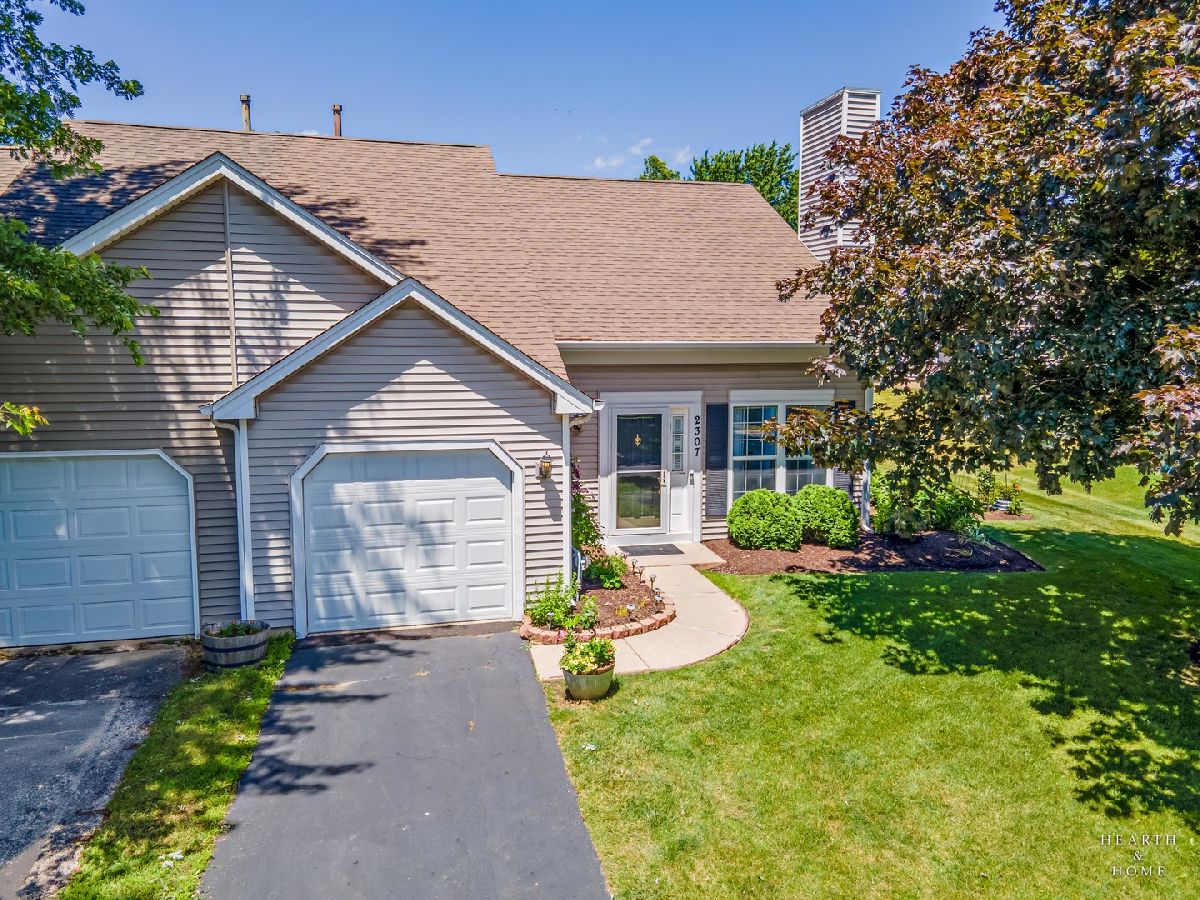  For Sale Woodstock Illinois, 2307 Aspen Drive