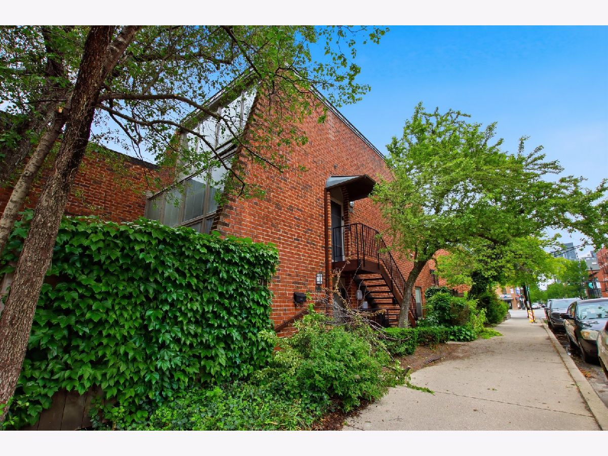  For Sale Chicago Illinois, 2170 Lincoln Avenue