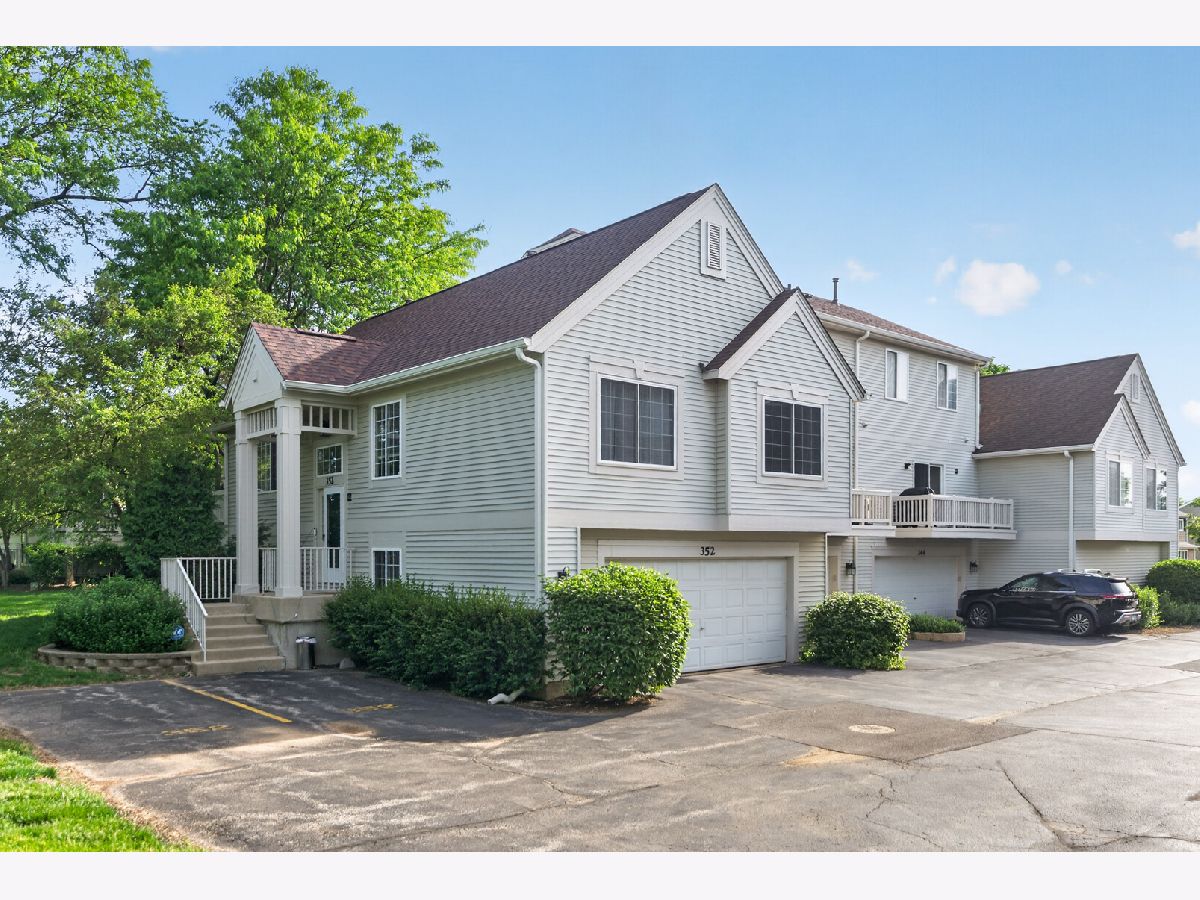  For Sale Cary Illinois, 352 New Haven Drive