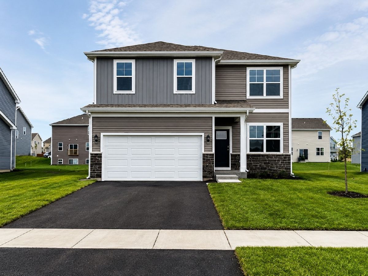 Homes For Sale Marquis Pointe Montgomery Illinois, 992 Sapphire Lane