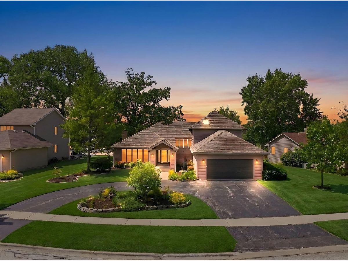  For Sale Lindenhurst Illinois, 534 Whispering Pines Road