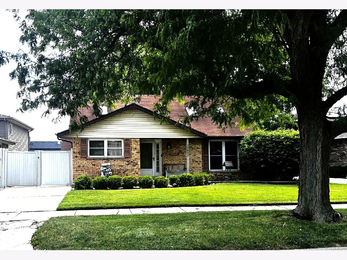  For Sale Alsip Illinois, 12842 Orchard Lane