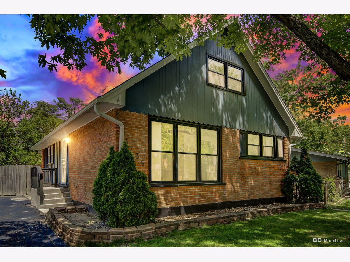  For Sale Country Club Hills Illinois, 3736 168th Place