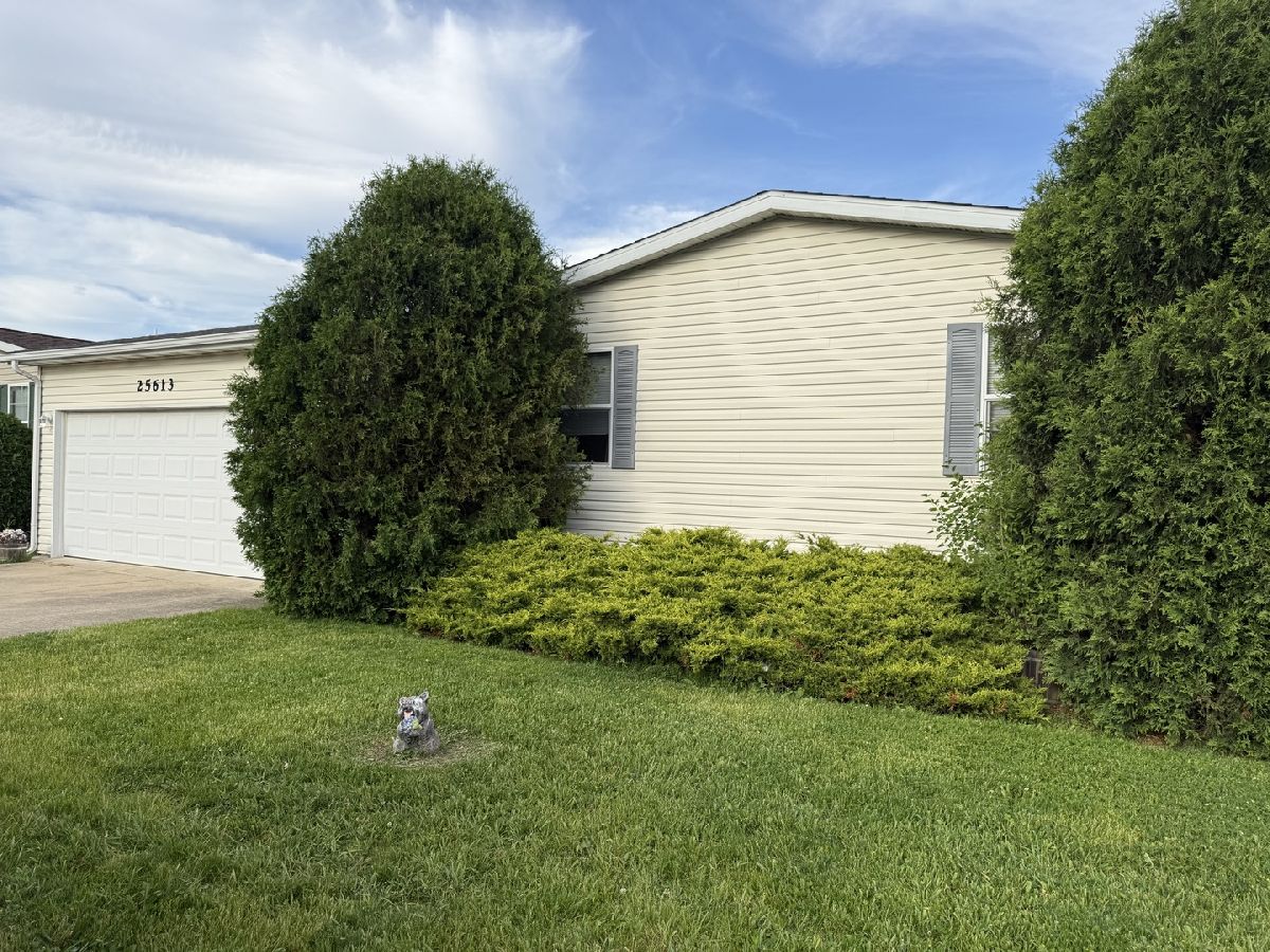  For Sale Monee Illinois, 25613 Shinnecock Drive