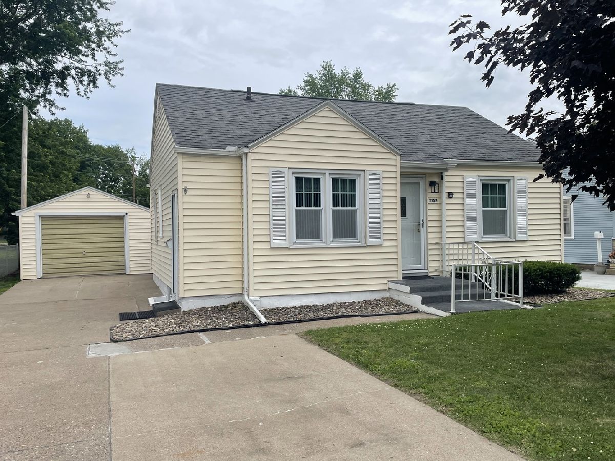 Homes For Sale Clinton Homes Clinton Iowa, 2107 Center Court