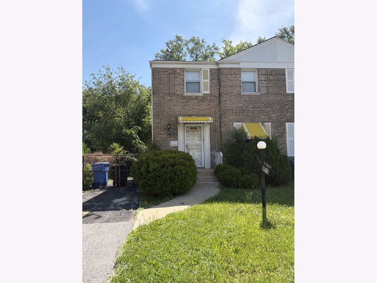  For Sale Chicago Illinois, 9815 Clyde Avenue