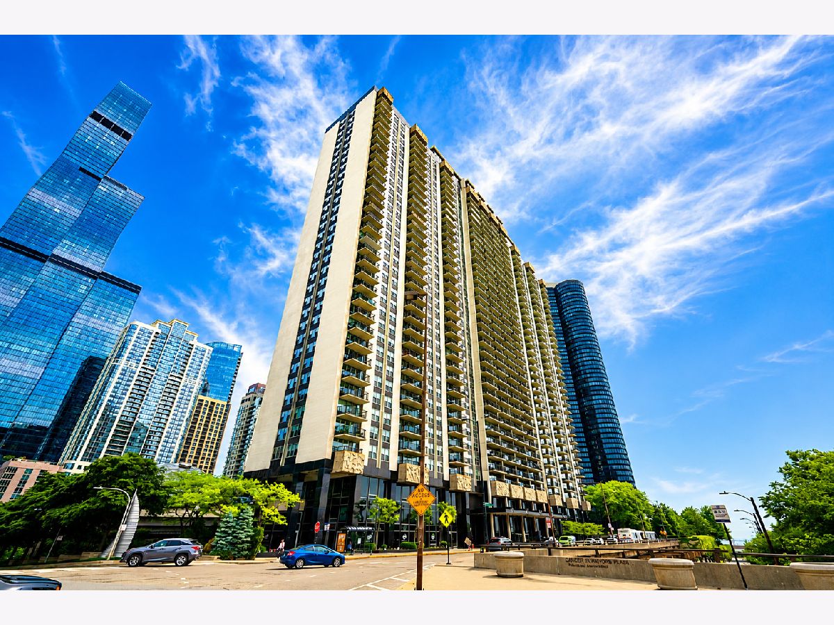  For Sale Chicago Illinois, 400 Randolph Street