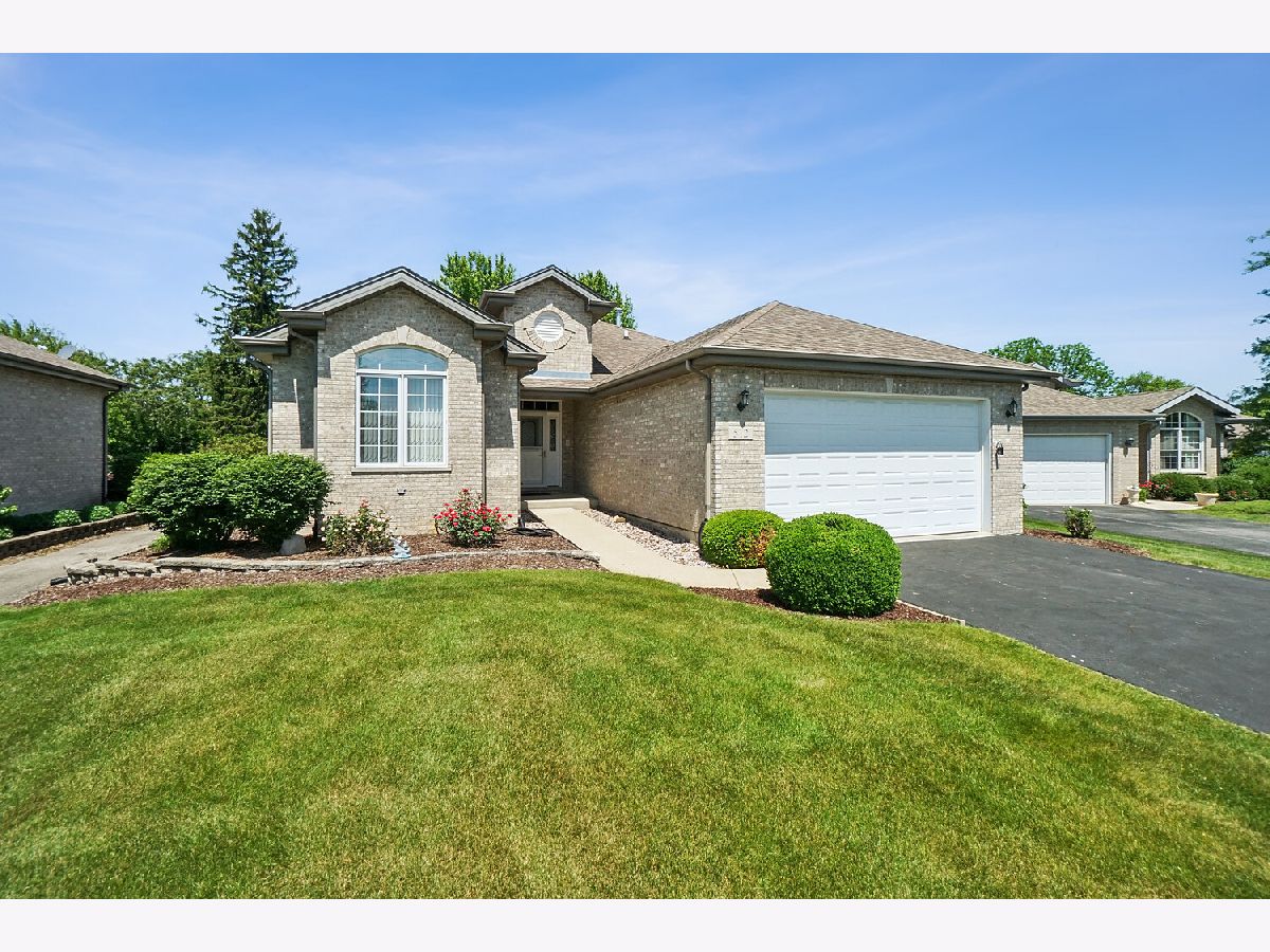  For Sale Beecher Illinois, 512 Highlington Court