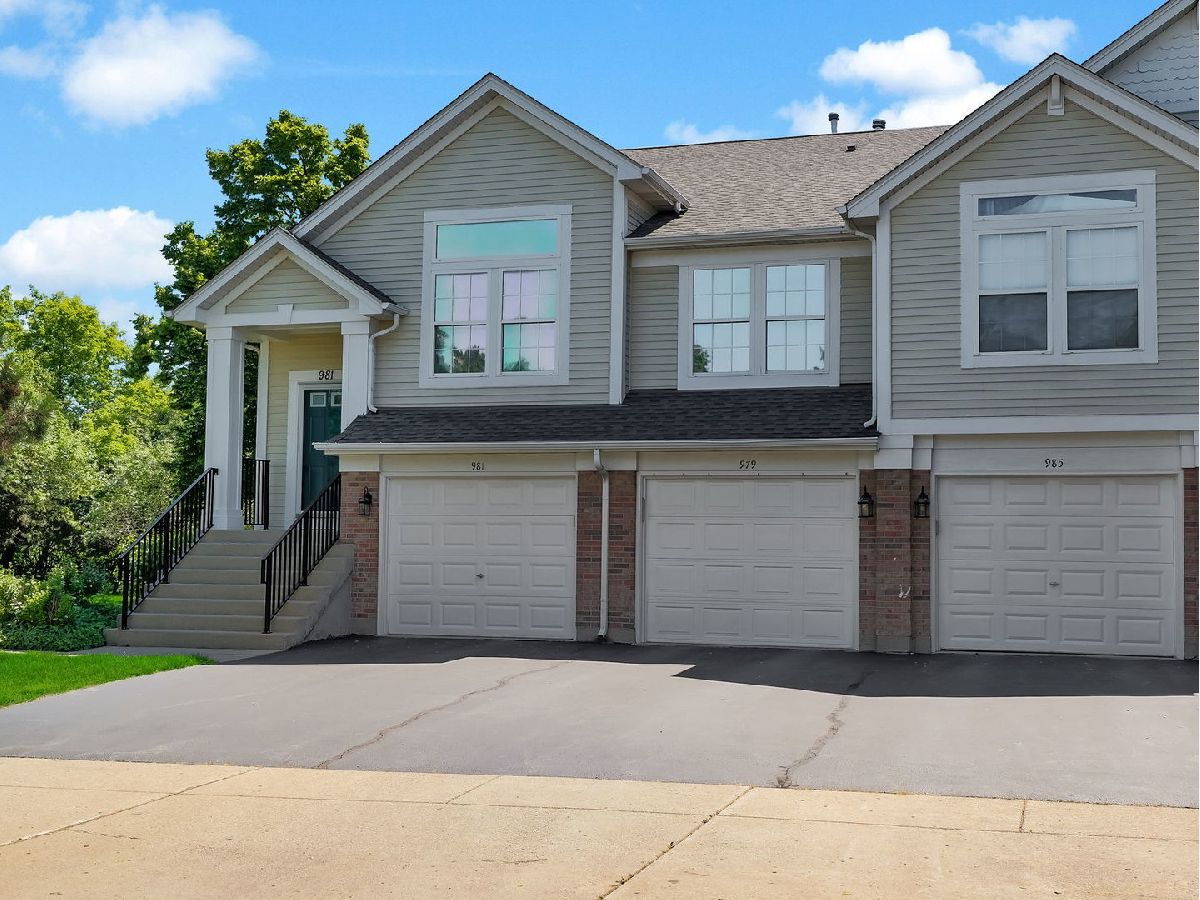  For Sale Elk Grove Village Illinois, 979 Huntington Drive