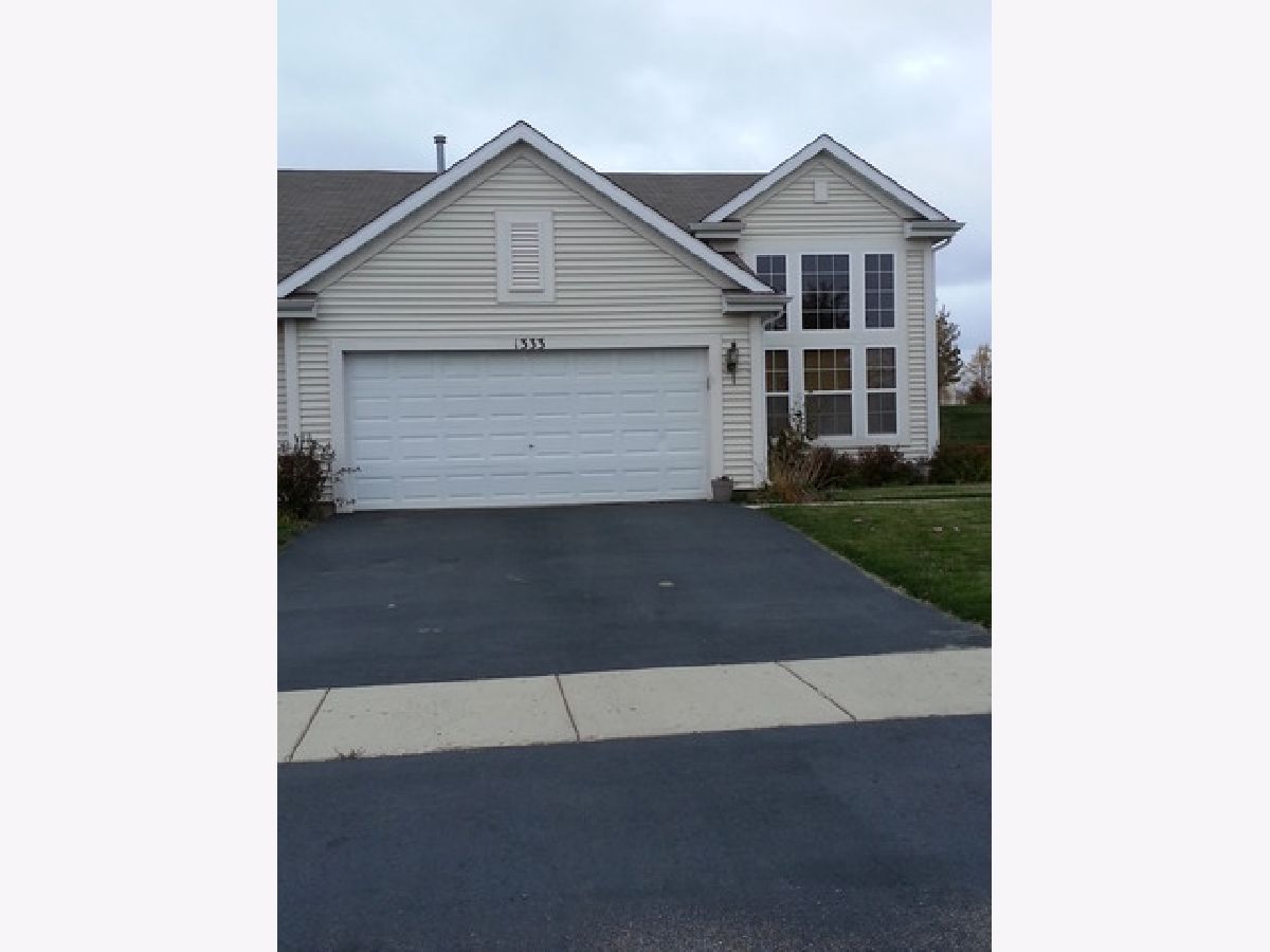 Townhomes & Condos & Homes For Rent Cambridge Lakes Pingree Grove Illinois, 1333 Cape Cod